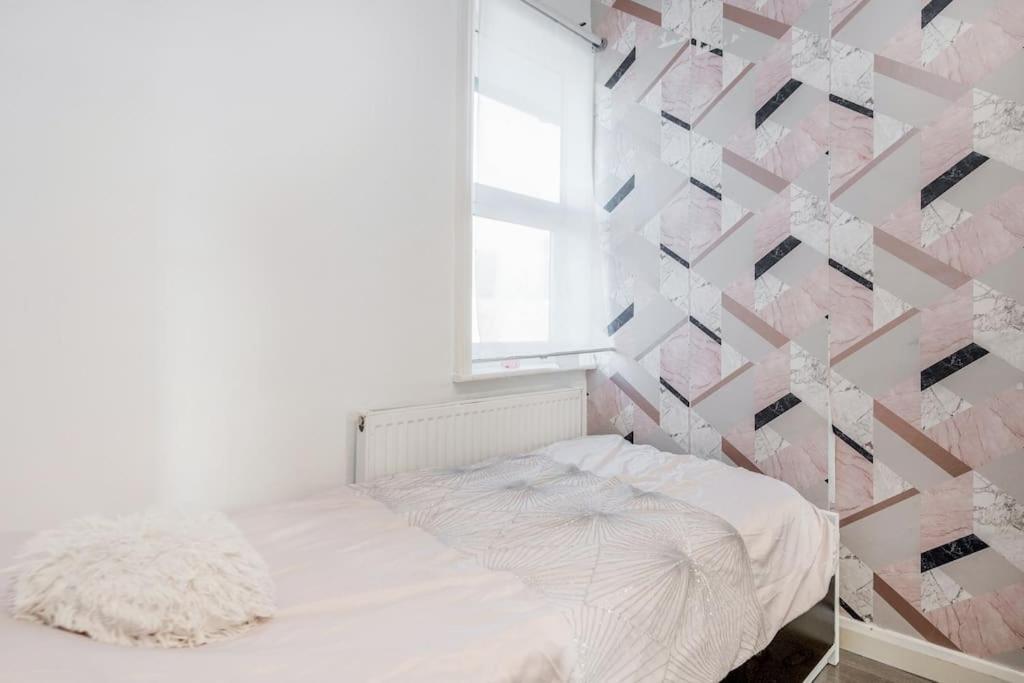 Casa vacanze Spacious 5 Bed, 2 Bathrooms House With A Private Garden Londra